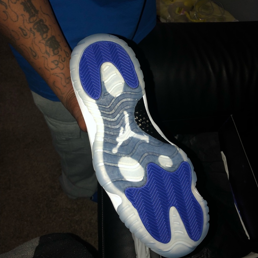 Shoes - Picture 2 of 3